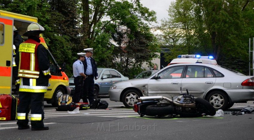 VU Krad PKW Koeln Merkenich Edsel Ford Str P31.jpg
